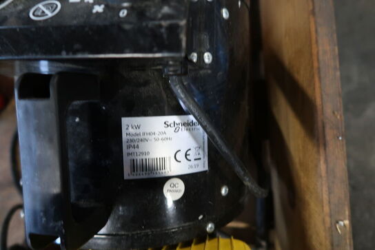 2 stk. varmeblæsere samt arbejdslampe