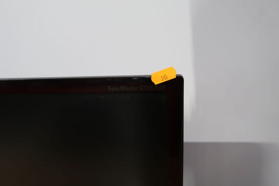 Computerskærm SAMSUNG samt computer, tastatur og mus