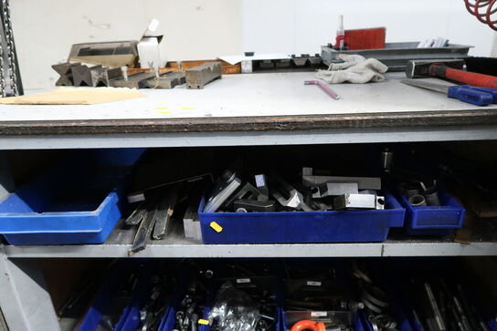 Stålskab med div. Specialværktøj