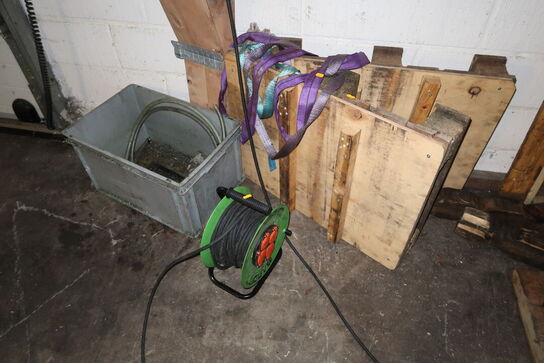 2 stk. kabeltromler m.m.