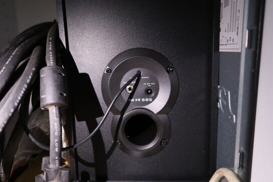 Div. Elektronik i skabe, bl.a. højtalere m.m.