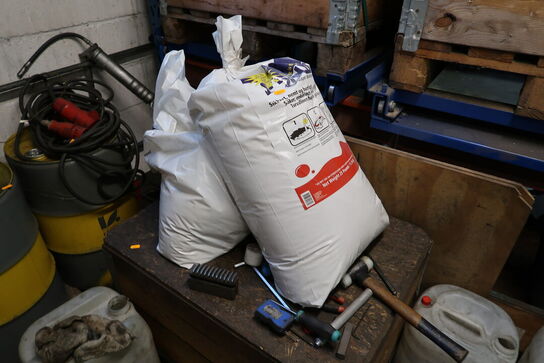 Kraftforlængerledninger, tønder, pumpe m.m.