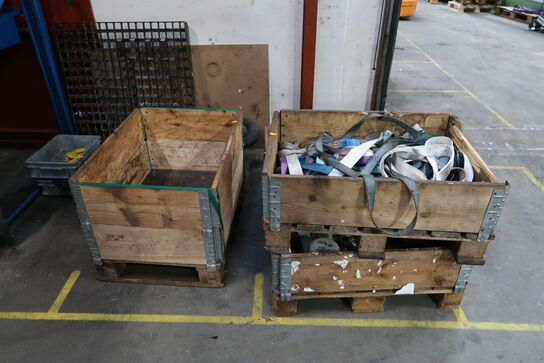 Div. Paller med løftestropper m.m.