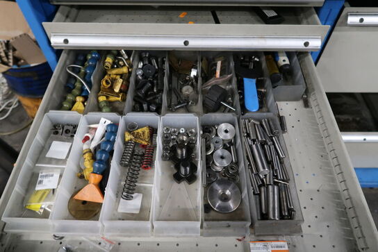 Stålskab med div. Specialværktøj