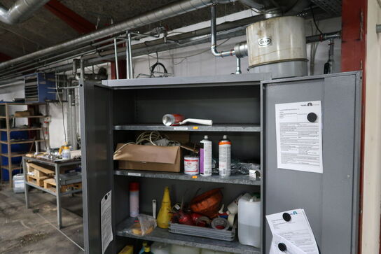 Stålskab med indhold