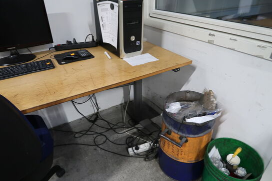 El. hæve/sænke skrivebord samt kontorstol