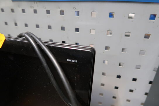 Computerskærm samt computer HP Envy