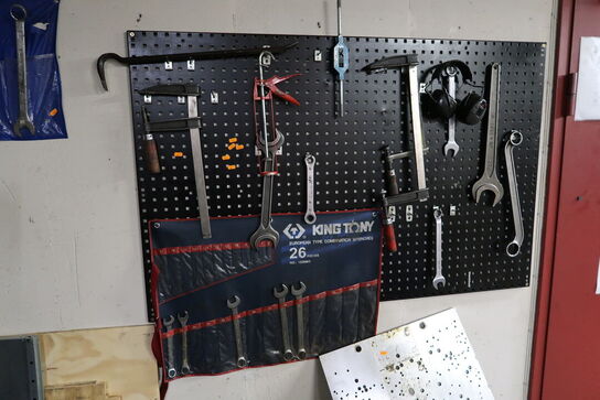 Værktøjstavle med indhold