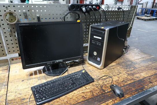 Computerskærm HP W2241S samt computer, tastatur og mus