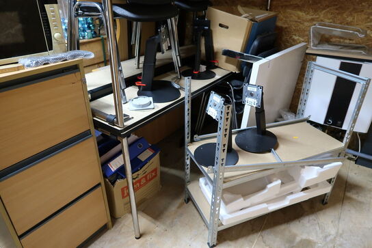 Div. Stole, borde, kunstig juletræ m.m.