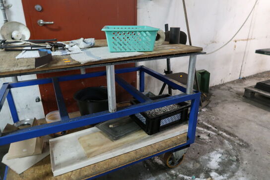 Opbevaringsvogn samt værkstedsstol