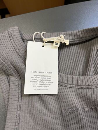 75 stk. Mærketøj Vejl. udsalgspris ca. 82.000 kr.