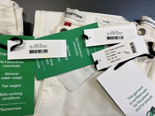 75 stk. Mærketøj Vejl. udsalgspris ca. 82.000 kr.