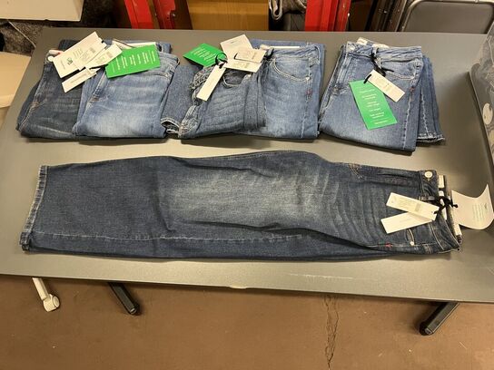 75 stk. Mærketøj Vejl. udsalgspris ca. 82.000 kr.