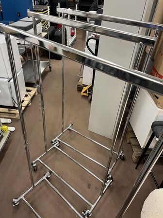 3 stk. Krom tøjstativ på hjul