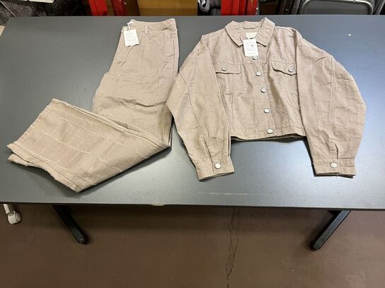 75 stk. Mærketøj Vejl. udsalgspris ca. 82.000 kr.