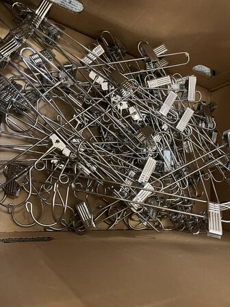 Væg Tøjbøjle  3,6 Meter + metal bøjler