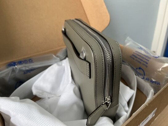 Taske MONTBLANC Mini Messenger Sartorial medium grey MB199365