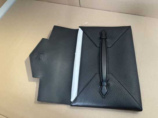 Clutch dokumenttaske MONTBLANC Grain black MB220215