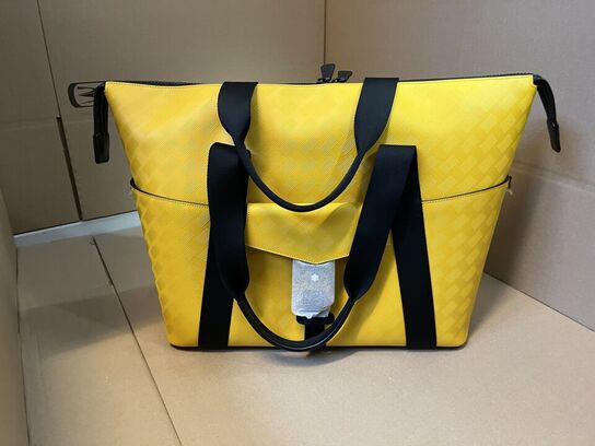 Dufflebag MONTBLANC Extreme 3.0 medium MLOCK 4810 Warm yellow
