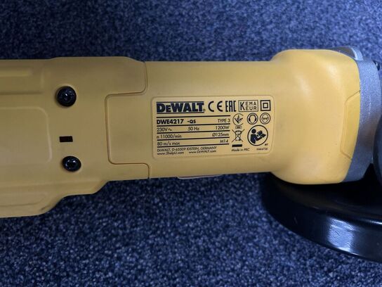 DEWALT Vinkelsliber DWE4217