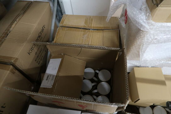 Palle med kaffekrus samt vingummiposer