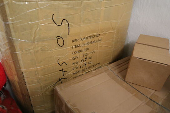Palle med div. Merchandise bl.a. madkasser, julehuer m.m.