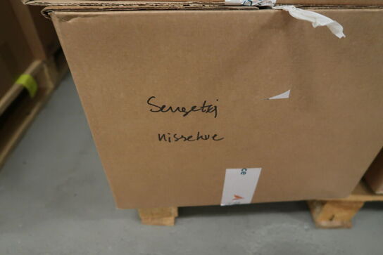 Palle med div. Merchandise bl.a. Tøj, huer m.m.