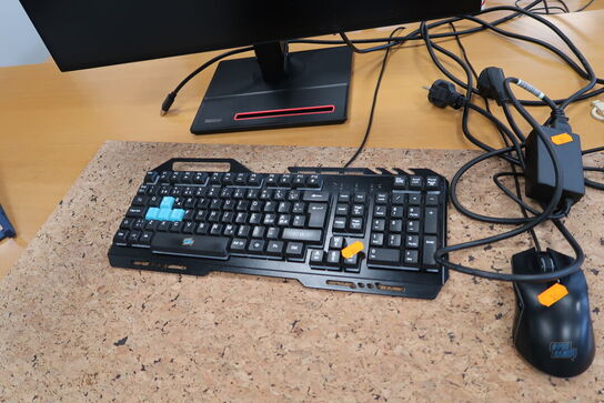 Computerskærm LENOVO P27q-20 med tastatur og mus