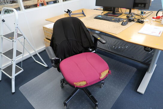 El. hæve/sænke skrivebord uden indhold, med kontorstol og skuffemodul