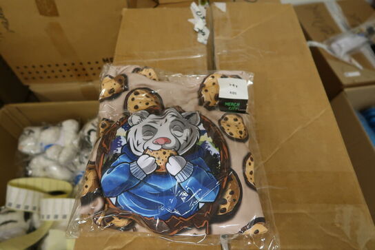Palle med div. Merchandise bl.a. bamser, tøj, madkasser m.m.