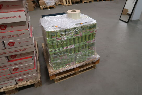 Palle med div. Papkasser (der er 1 ølglas i hver kasse) samt palle med energidrik (gået på dato)