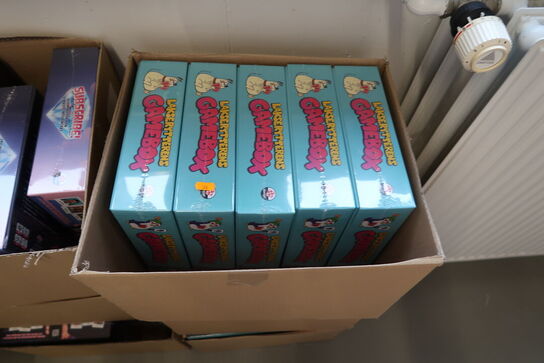 9 stk. kasser med div. Brætspil