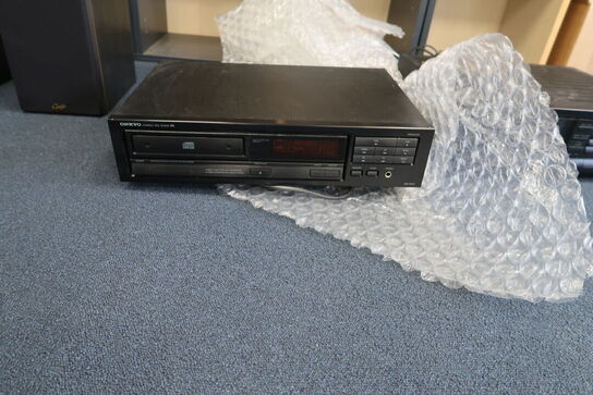 2 stk. højtalere GALE 4020, pladeafspiller, cd-afpiller ONKYO, forstærker ONKYO m.m.