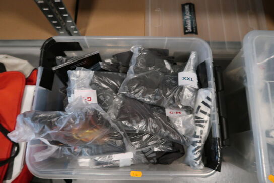 Taske, div. Elektronik, div. Merchandise tøj m.m.