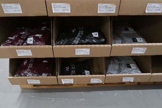 Div. Papkasser med Merchandise bl.a. tøj, kasketter, solbriller m.m.