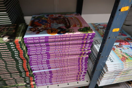 4 fag lagerreoler med div. Bøger