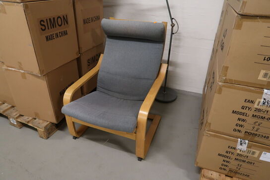 Lænestol samt gulvlampe