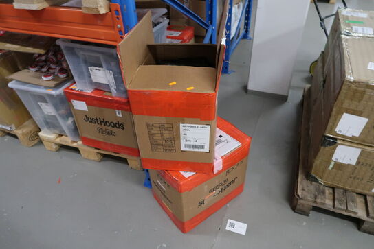 3 stk. paller med yoyo'er, div. Tøj m.m.