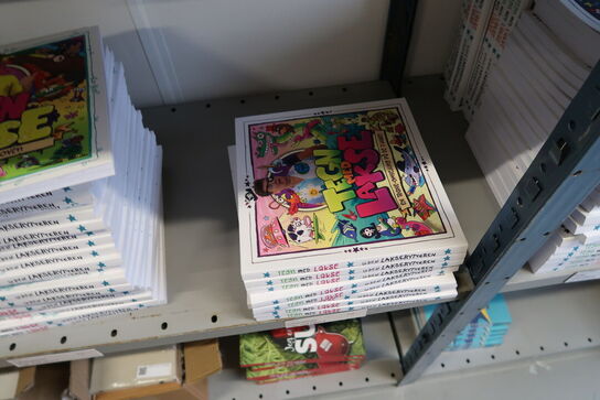 4 fag lagerreoler med div. Bøger