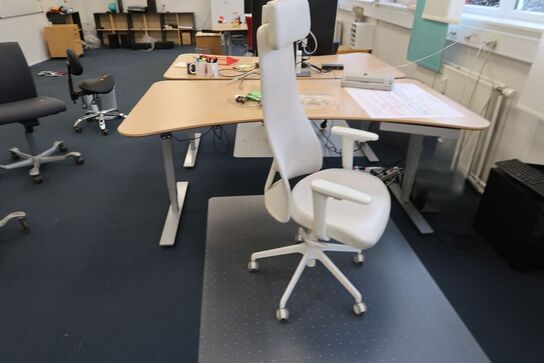 El. hæve/sænke skrivebord samt kontorstol