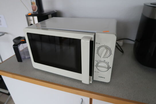 Mikrobølgeovn ADELBERG, Airfyrer HOLM samt kaffemaskine KRUPS