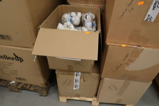 Palle med div. Merchandise bl.a. bamser, tøj, madkasser m.m.