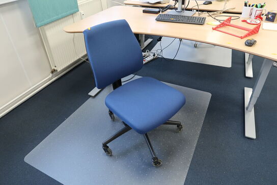 El. hæve/sænke skrivebord uden indhold, med kontorstol