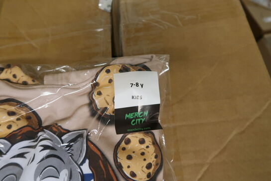 Palle med div. Merchandise bl.a. bamser, tøj, madkasser m.m.