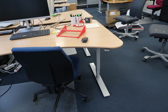 El. hæve/sænke skrivebord uden indhold, med kontorstol