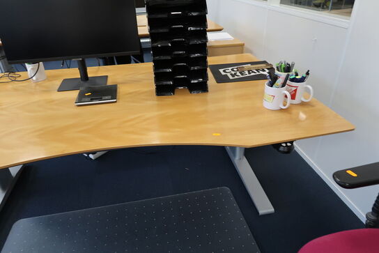 El. hæve/sænke skrivebord uden indhold, med kontorstol