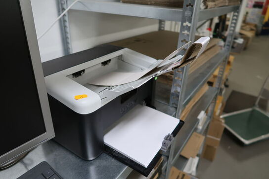 Computerskærm SAMSUNG, computer DELL OptiPlex 3060, printer BROTHER m.m.