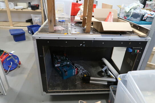 Højtaler SOUNDKING, flightcase, div. Værktøj, maling m.m.