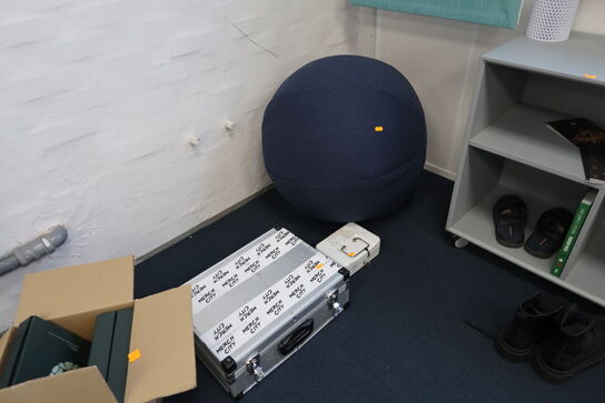 Reol, bold, div. Merchandise m.m.